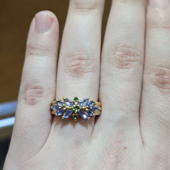 14K Yellow Gold Tanzanite & Emerald Flower Motif Cluster Gemstone Ring Size 8 - Picture 1 of 16